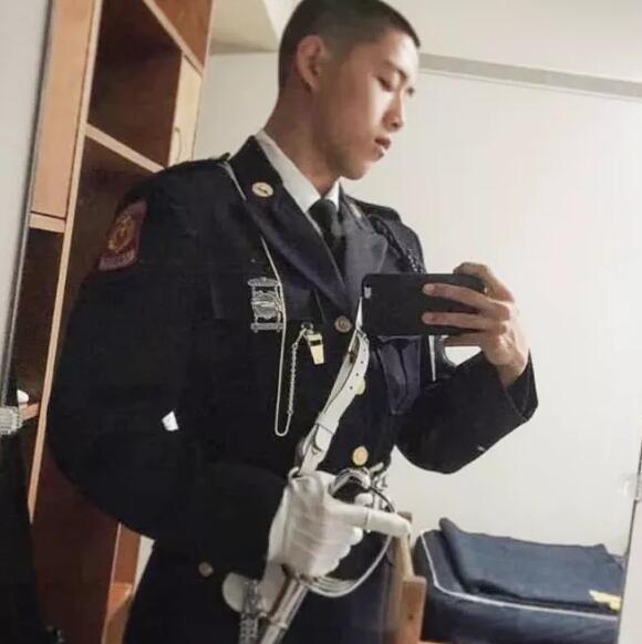 北京王府国际学校身着美国军校的军装